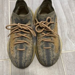 Unisex sneakers / Yeezys